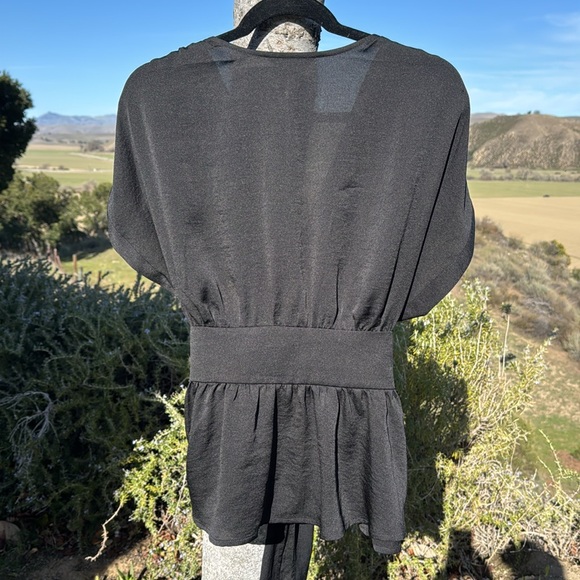 Express Black Women's Top - Picture 5 of 6